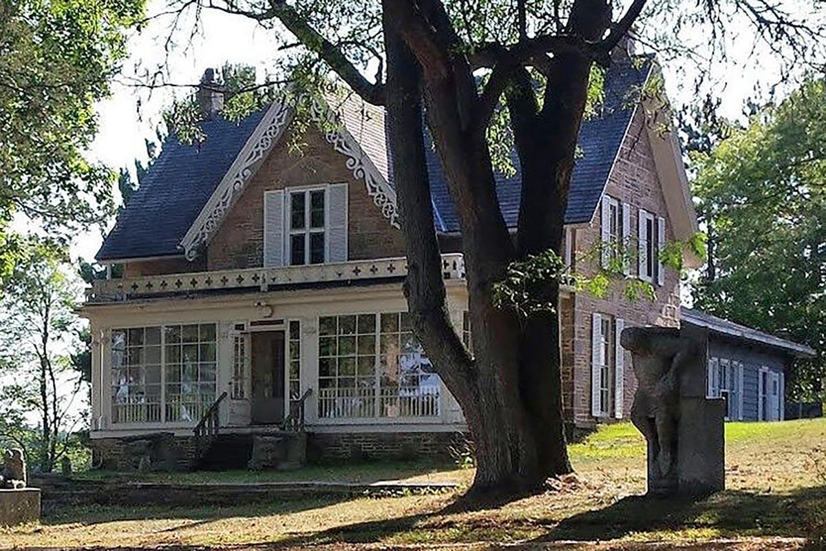 Dawn Manor exterior